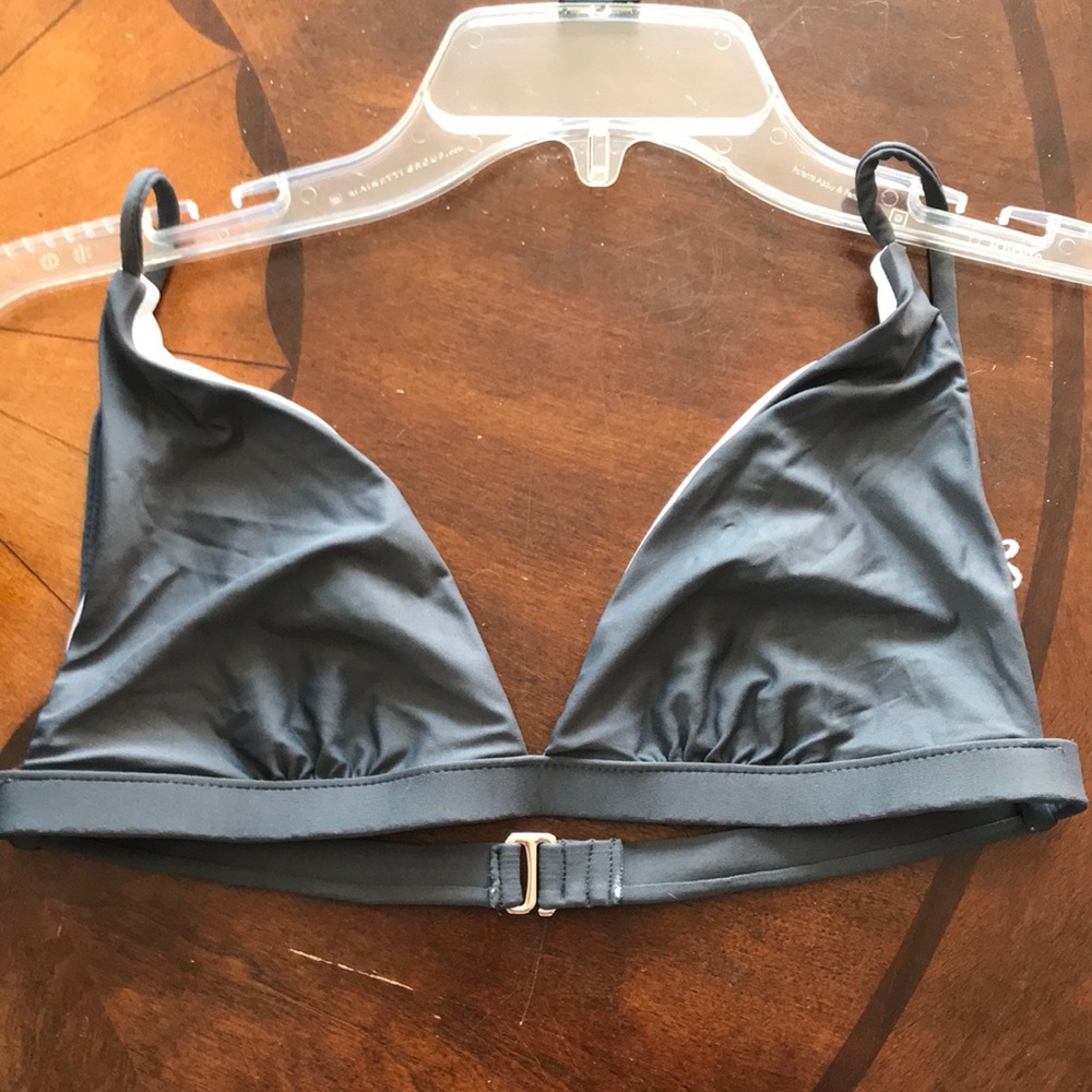 Women’s Venus bathing suit top like new condition!